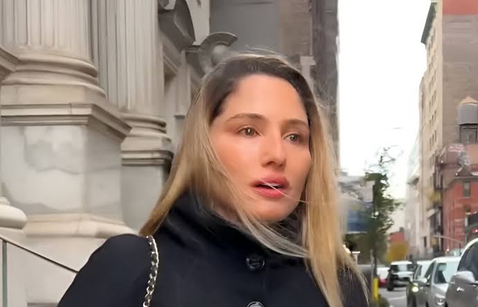 a actriz chilena Mane Swett durante una entrevista